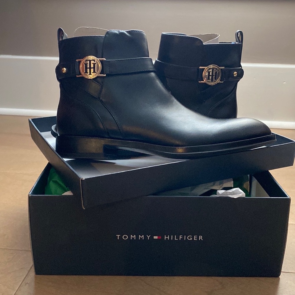 Black Tommy Hilfiger booties